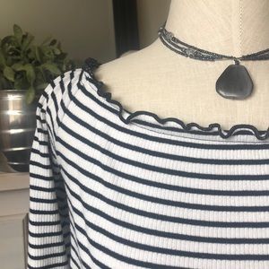 Black and white knit crop top